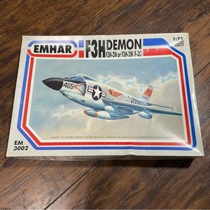 EMHAR EM3002 Demon F3H -2N or F3H-2M 1/72 Scale Model Kit, Open Box Complete